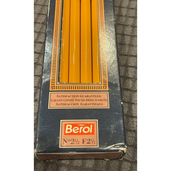 Vtg Set Mirado Pencils Lot of 12 Unused Classic Box 1993 No 2 1/2 - Picture 3 of 4